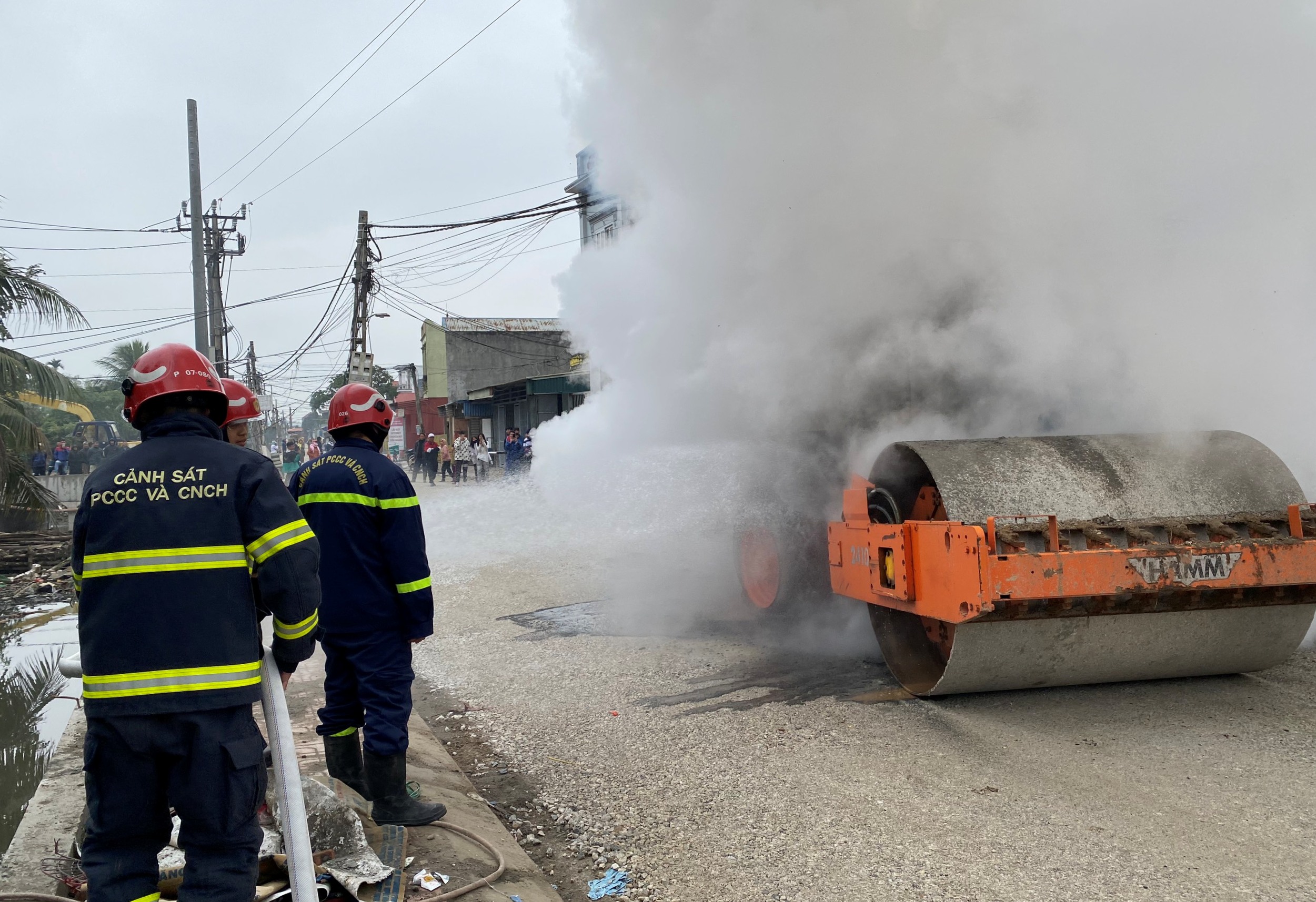 Thông tin về vụ cháy xe lu tại thôn 5, xã Bắc Sơn, huyện An Dương